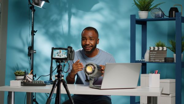 Discover 300 easy-to-use video templates for stunning content