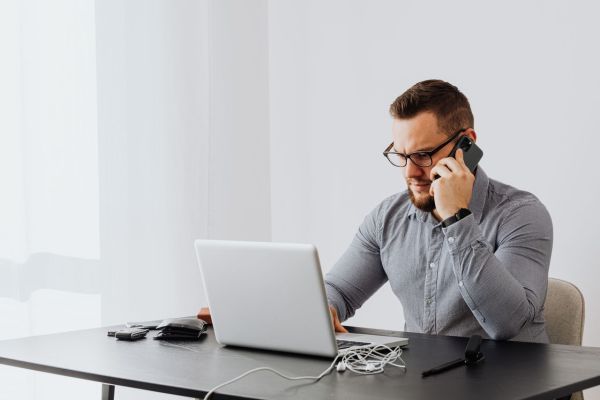 What Are the Effective Ways to Use Smartphones for Managing Work-Life Balance?